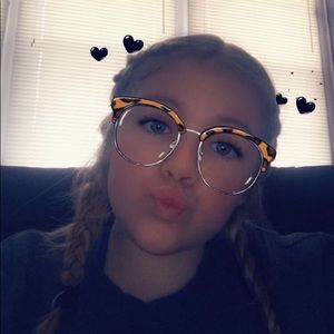 Meet your Posher, Victoria